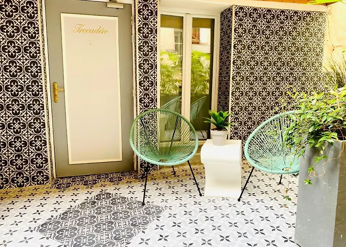 ホテル クレールフォンテーヌ パリ