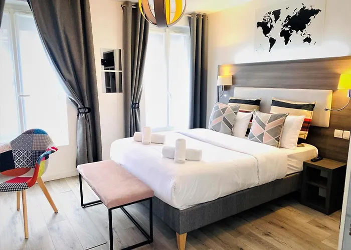 ホテル クレールフォンテーヌ パリ