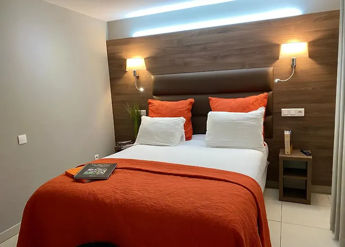 クレールフォンテーヌ ホテル 3*