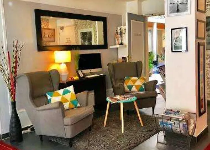 クレールフォンテーヌ ホテル 3*