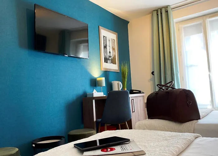 ホテル クレールフォンテーヌ パリ