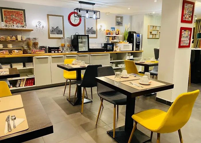 ホテル クレールフォンテーヌ パリ