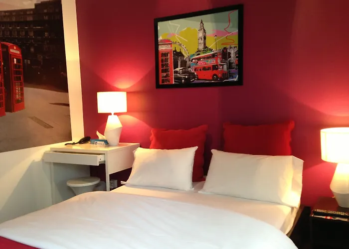 クレールフォンテーヌ ホテル パリ