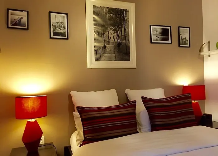 ホテル クレールフォンテーヌ 3*